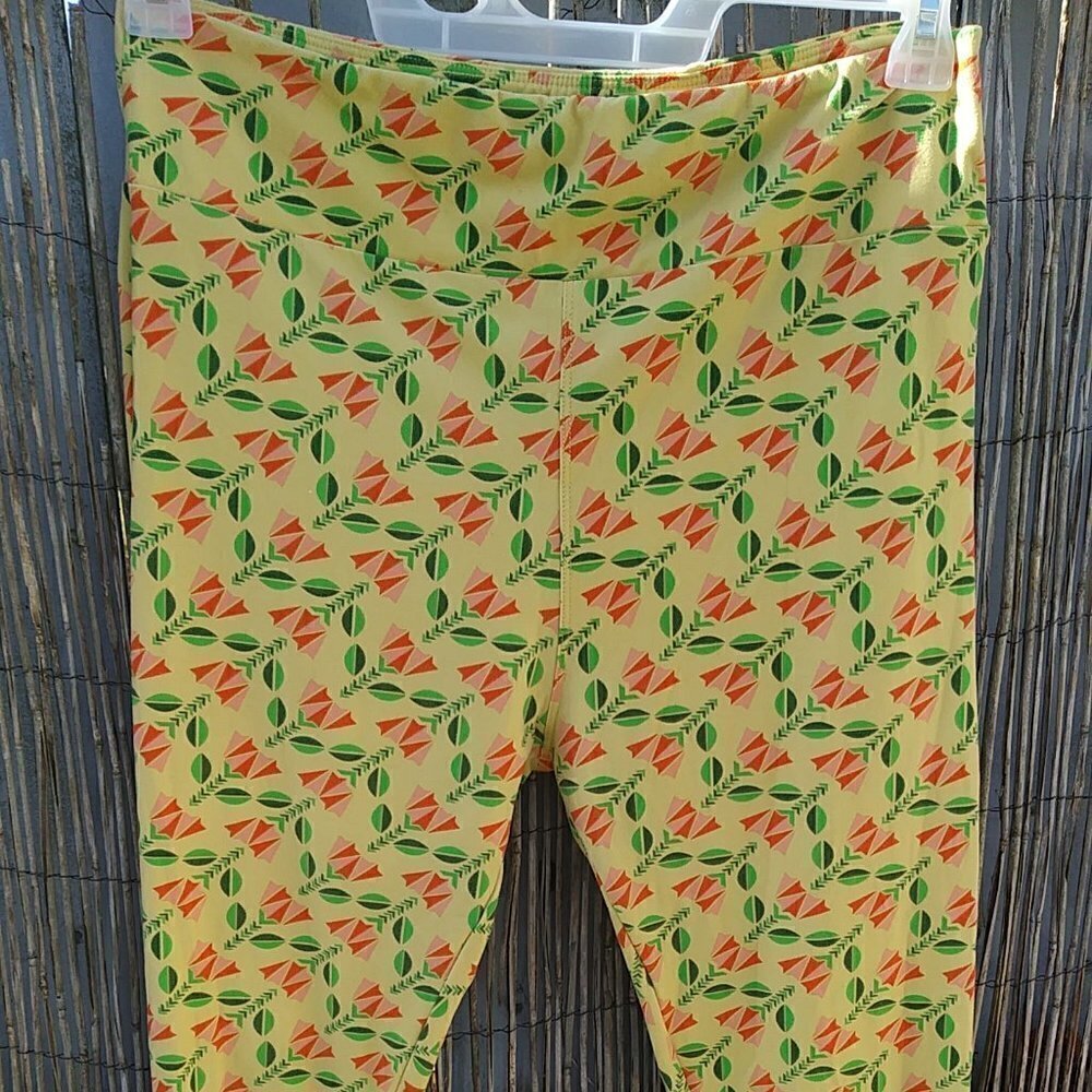 LuLaRoe Soft Yellow, Orange, Green Abstract Leaf Leggings - Tall & Curvy